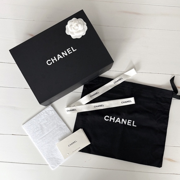 Authentic Chanel Black Gift Box 12x9x4 - White Ribbon, Bow & Card Included - Picture 1 of 5